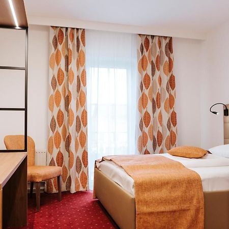 Hotel Der Stockinger Unterpremstaetten ภายนอก รูปภาพ