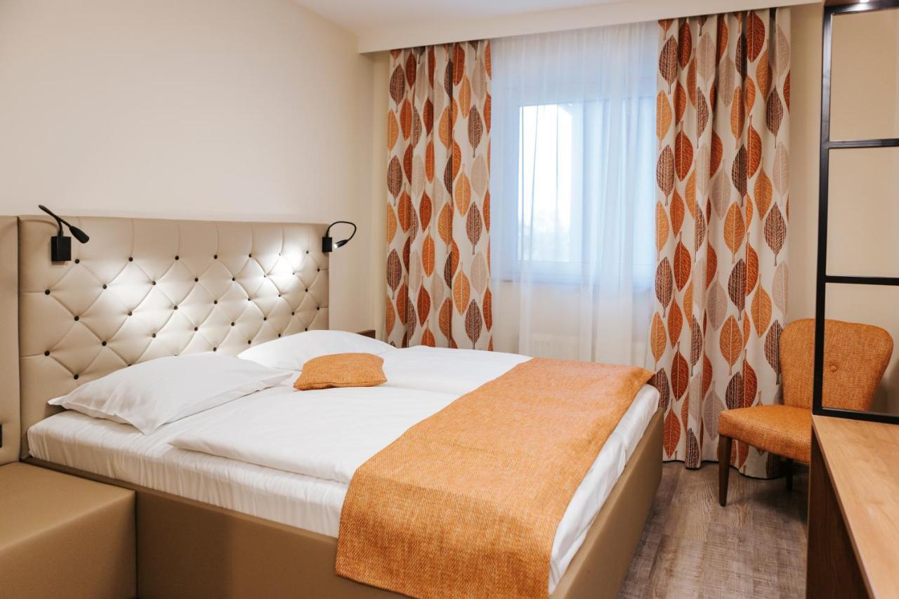 Hotel Der Stockinger Unterpremstaetten ภายนอก รูปภาพ